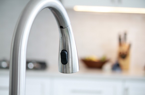 The features of electric faucets